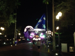 That's the Sorcerer's Hat with a DJ encouraging runners along!